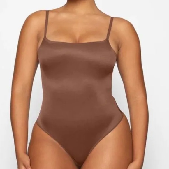 SKIMS Other - SKIMS Womens Barely There Bodysuit in Jasper Brown Size 2X